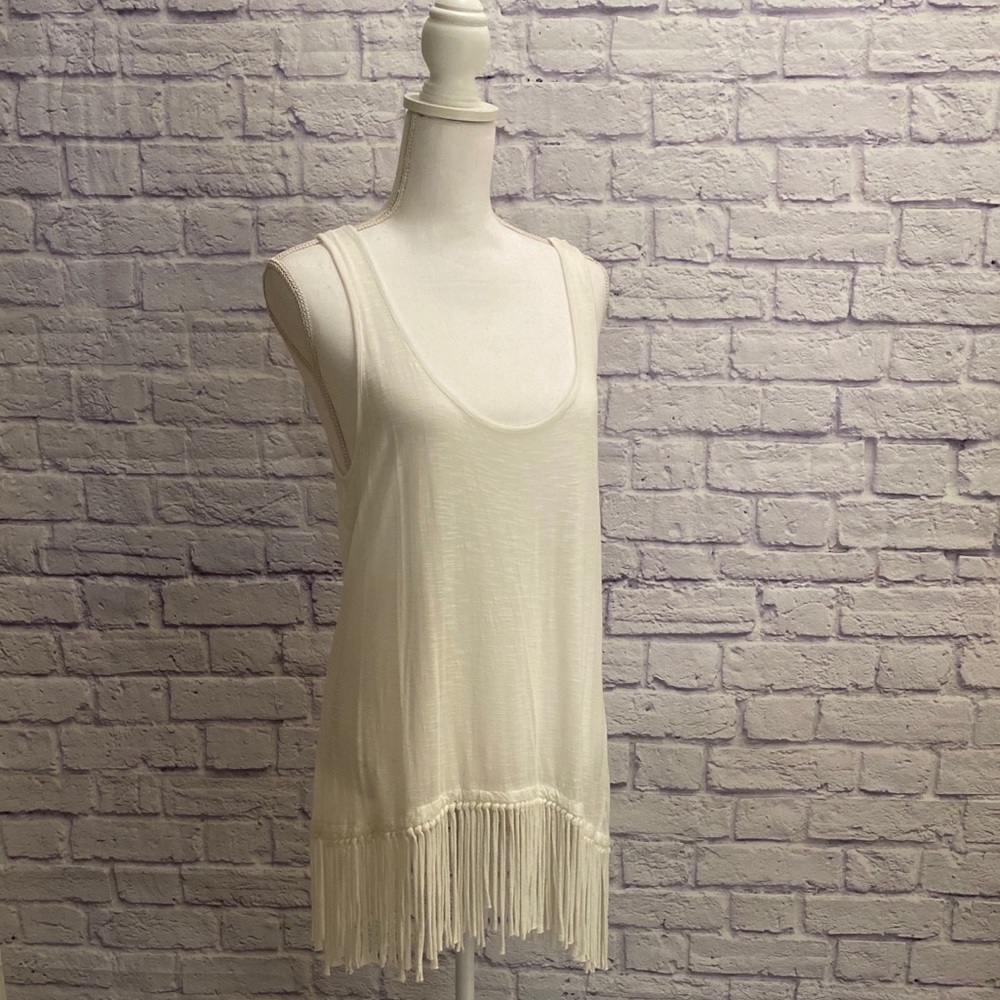 Jessica Simpson Tank top with bottom fringe Size L